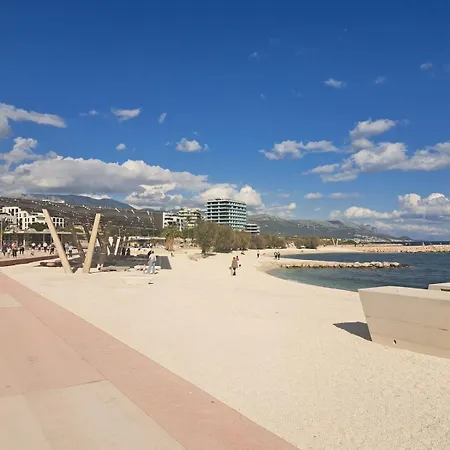 Rooftop Sea View Apartman Split